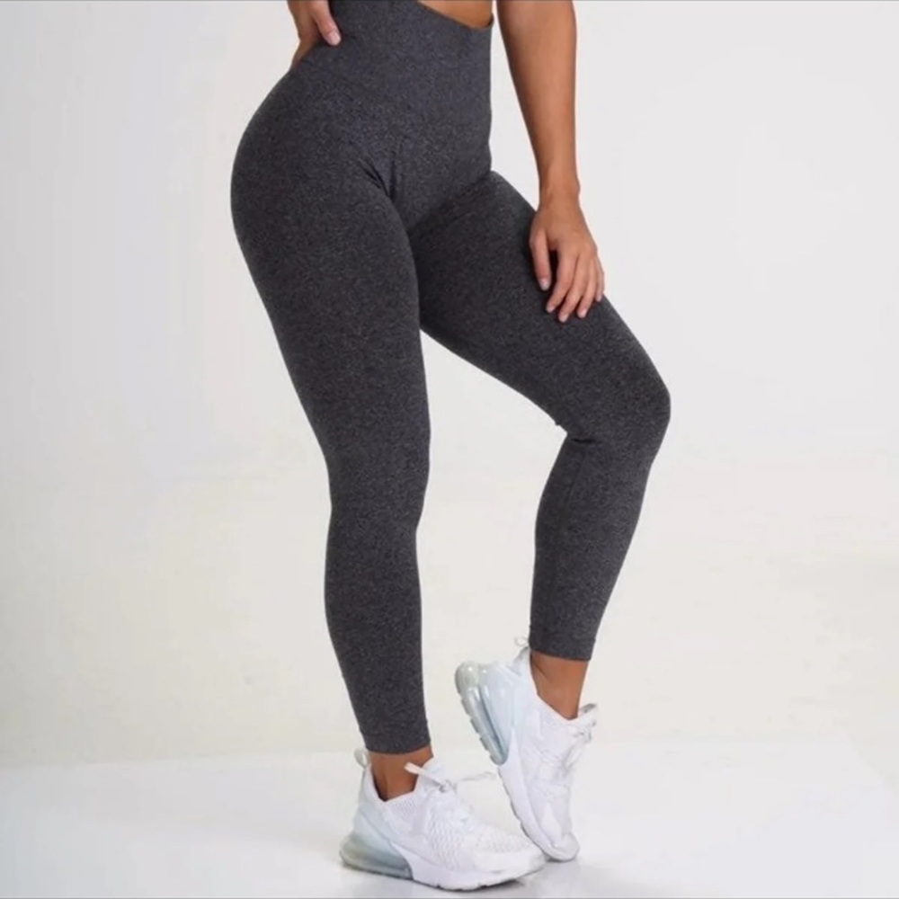 NVGTN Leggings - speckled black SOLD